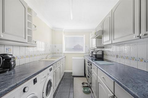 Hawth Valley Court, Seaford 1 bed flat for sale