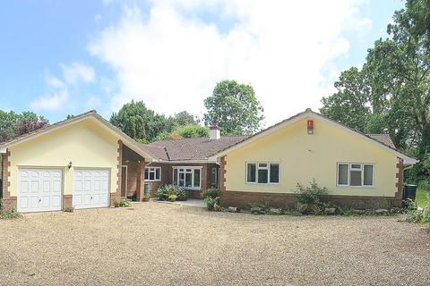 Broadlands Road, Brockenhurst, SO42 4 bed bungalow for sale