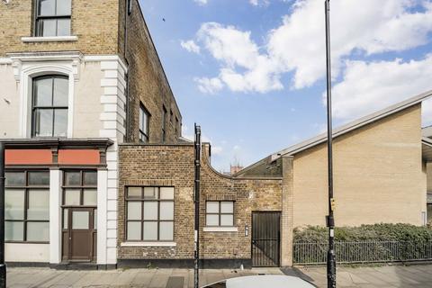 Tollington Park, London N4 3 bed flat for sale