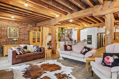 Port East Apartments, 12 Hertsmere... 3 bed flat for sale