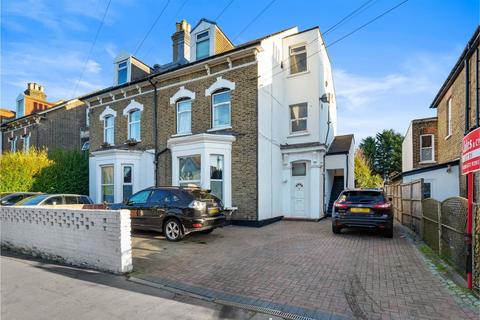 Prince Road, London 1 bed flat for sale