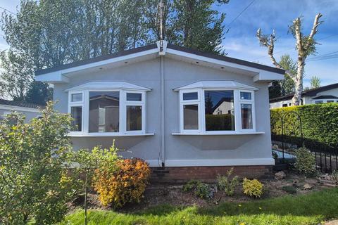 Oak Lane, Allesley 2 bed park home for sale