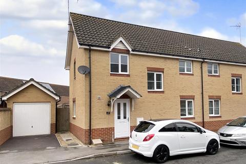 Olliver Acre, Littlehampton BN17 3 bed semi