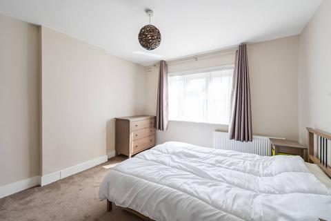 Lister Gardens, Tottenham, London, N18 3 bed terraced house for sale
