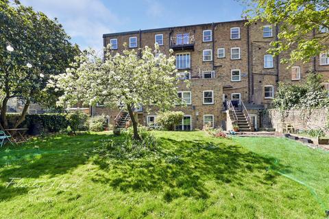 Queensdown Road, LONDON 2 bed flat for sale