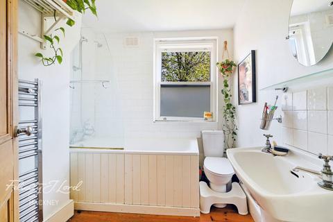 Queensdown Road, LONDON 2 bed flat for sale