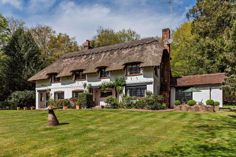 Guildford Road, Clemsfold, Horsham 5 bed detached house for sale