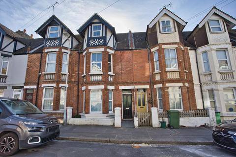 Linden Crescent, Folkestone, CT19 2 bed flat for sale