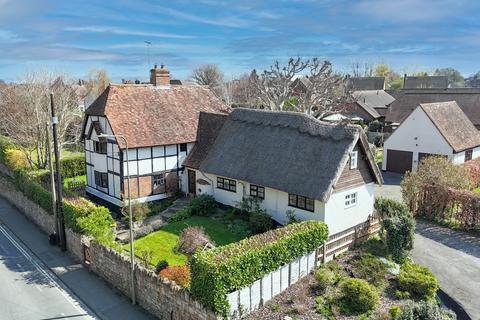 Thame, Oxfordshire, OX9 4 bed detached house for sale