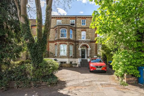 Ewell Road, Surbiton, KT6 1 bed flat for sale