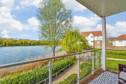 Walters Close, Snodland, Kent 2 bed apartment for sale