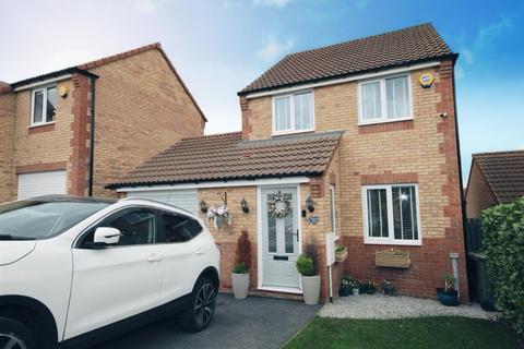 Plowes Way, Knottingley 3 bed detached house for sale