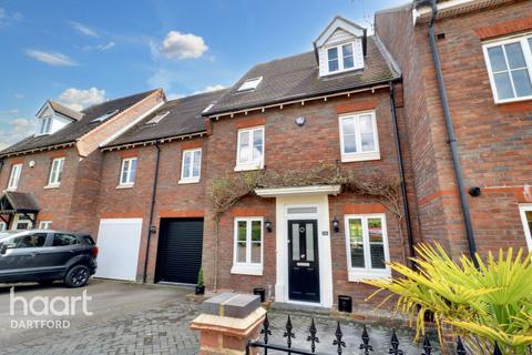 High Trees, Dartford 4 bed townhouse for sale