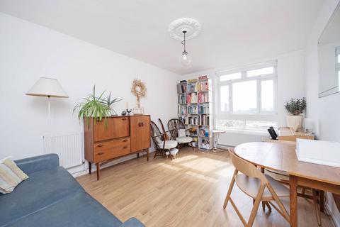 James Hammett House, Ravenscroft... 2 bed flat for sale