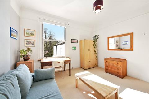 Ebbsfleet Road, Cricklewood, NW2 3 bed flat for sale