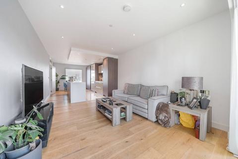 Hugero Point, Greenwich, London, SE10 2 bed flat for sale