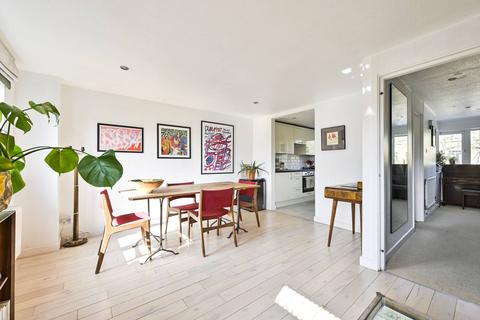Wornington Road, North Kensington... 2 bed flat for sale