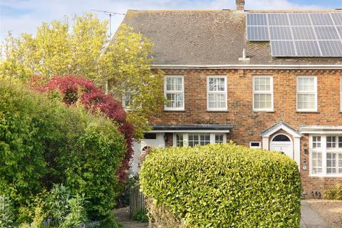 Woodlands Avenue, Rustington BN16 3 bed semi