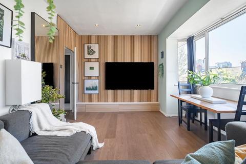 Battersea Park Road, Battersea... 1 bed flat for sale