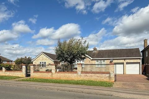 Fulbridge Road, Peterborough, PE4 3 bed detached bungalow for sale