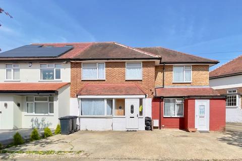 Longhook Gardens, Northolt, UB5 3 bed semi