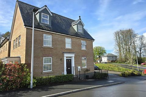Par Drive, Tiverton EX16 5 bed detached house for sale