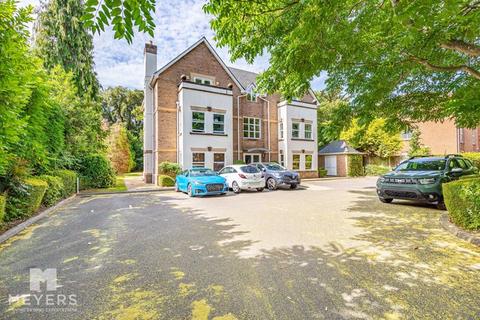 70 Lansdowne Road, Bournemouth, BH1 2 bed apartment for sale