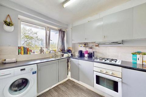 Grove Street, Deptford, London, SE8 3LR 3 bed flat for sale