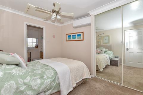 Townsend Road, Snodland, Kent 3 bed semi
