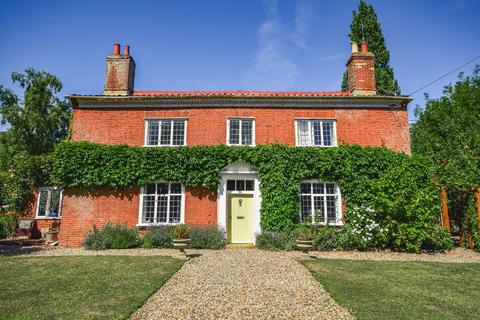 Hardingham 4 bed detached house for sale