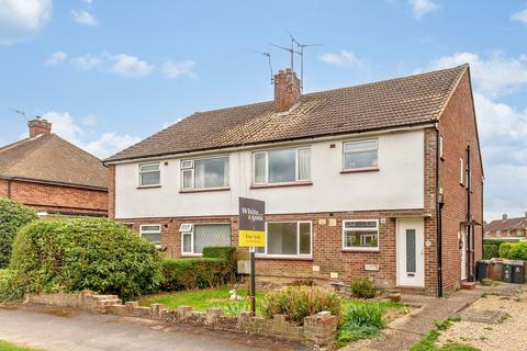The Ridgeway, Horley, Surrey, RH6 2 bed maisonette for sale