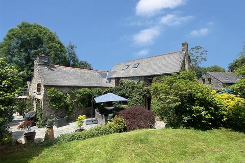 Liskeard Road, Callington, Cornwall... 4 bed link detached house for sale