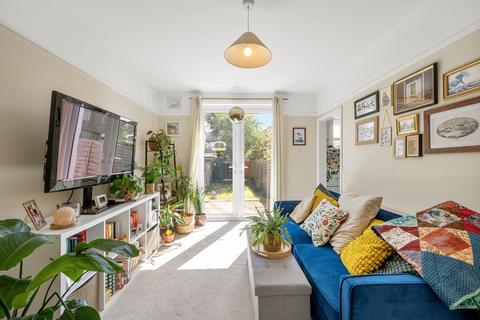 Abbott Avenue, Raynes Park SW20 2 bed maisonette for sale