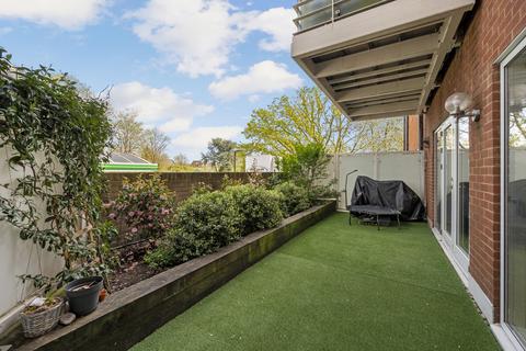 Kingston Road, Wimbledon SW20 2 bed apartment for sale