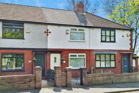 High Street, Greater Manchester SK14 2 bed terraced house for sale