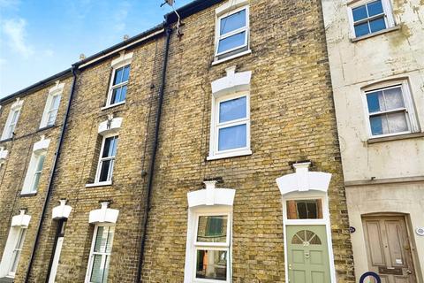 Broad Street, Kent CT11 4 bed terraced house for sale