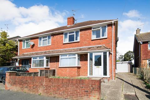 Queens Road,  Farnborough, GU14 3 bed semi