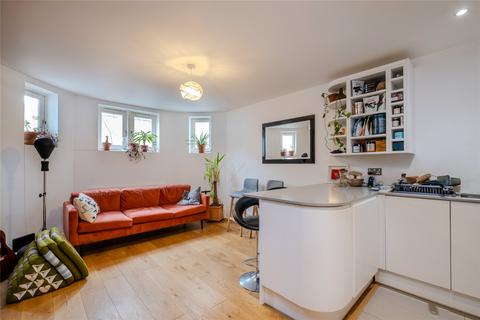 Mitcham Lane, Lambeth SW16 2 bed apartment for sale