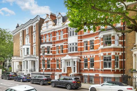 Holland Park Gardens, Holland Park... 2 bed flat for sale