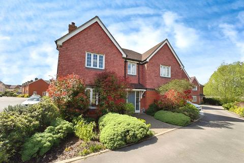 Elk Path, Reading RG7 5 bed detached house for sale