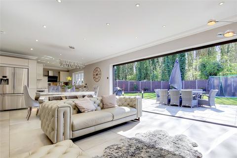 Rosemary Lane, Surrey TW20 5 bed detached house for sale
