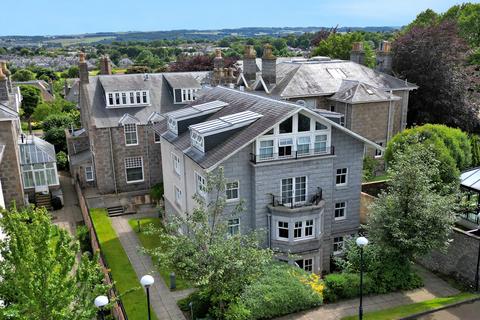 Queens Road, Aberdeen, AB15 2 bed apartment for sale