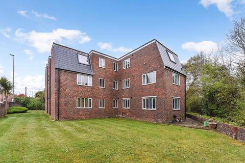 North Road, Petersfield, Hampshire 2 bed flat for sale