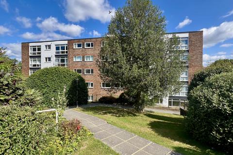 Winnals Park, Haywards Heath, RH16 2 bed flat for sale