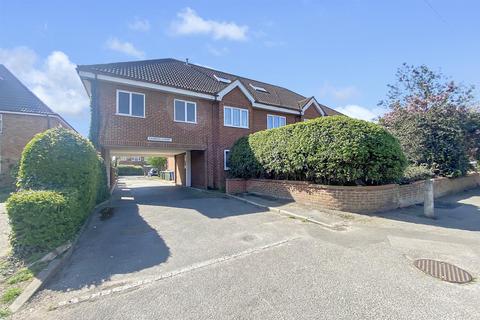Feltham Road, Ashford 2 bed flat for sale