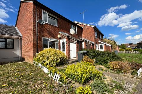 Repton Close, Luton, Bedfordshire... 2 bed semi