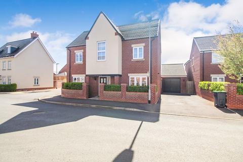 King George Avenue, Bedford MK40 4 bed detached house for sale