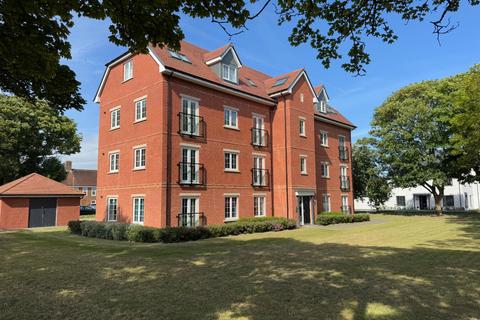 Colonel Drive, Kent CT20 2 bed apartment for sale