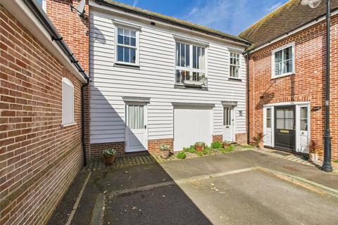 Kiln Lane, Manningtree, CO11 2 bed apartment for sale