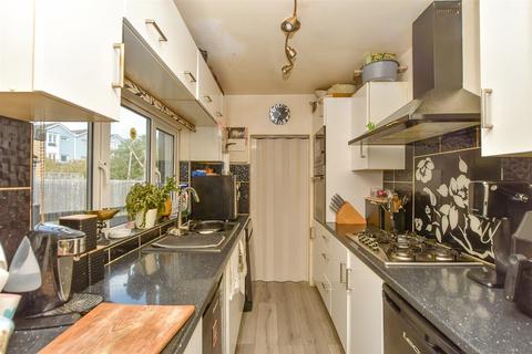 Suffolk Road, Gravesend, Kent 2 bed terraced house for sale